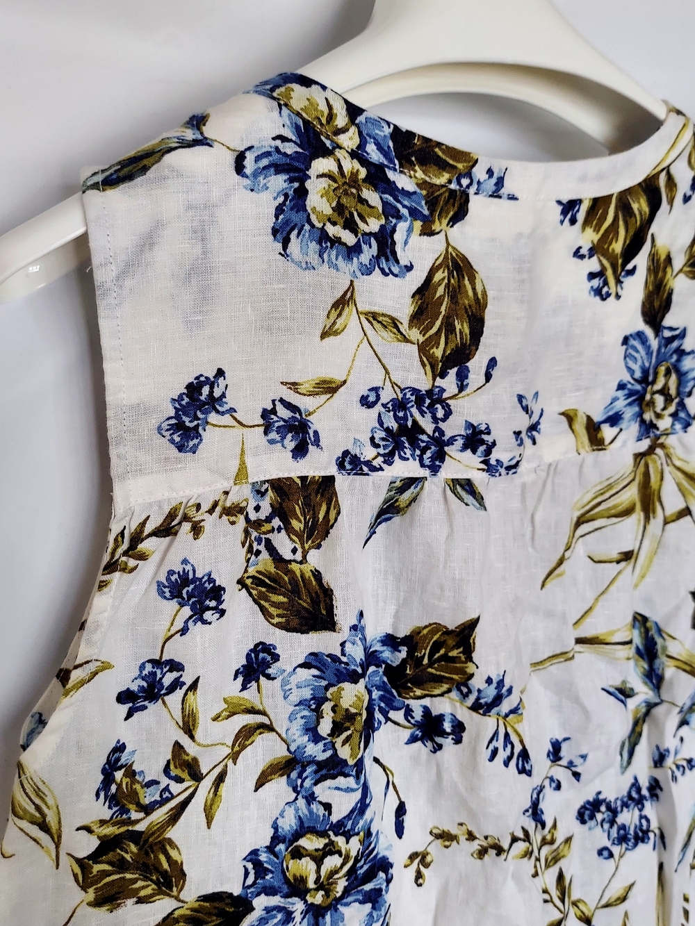 Joie Sleeveless Floral Button-Front Camisole - Blue/Cream/Green - Picture 6 of 7